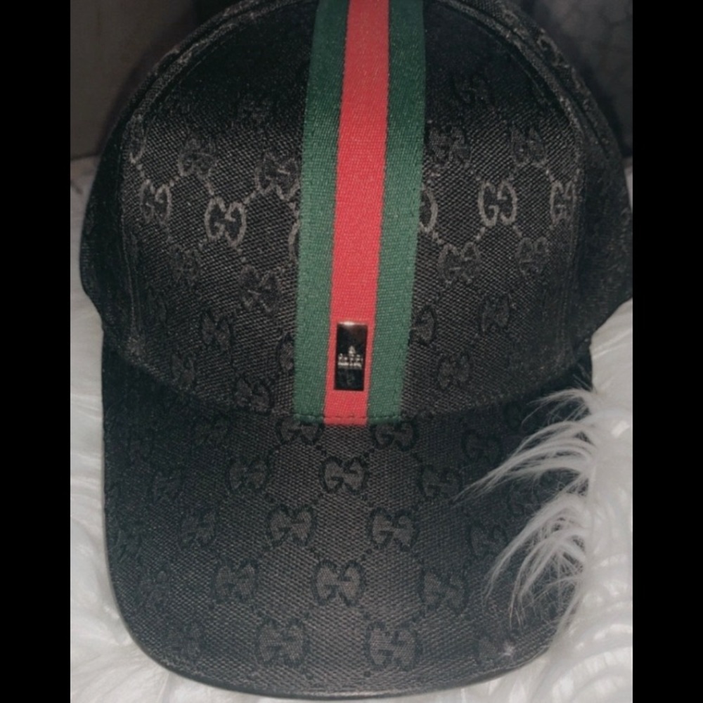 Caps